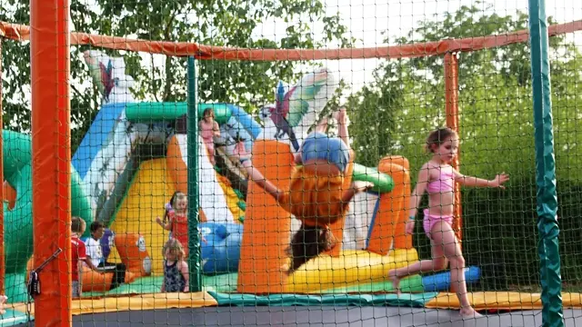 Camping la Sole_Puybrun_jeux-enfants