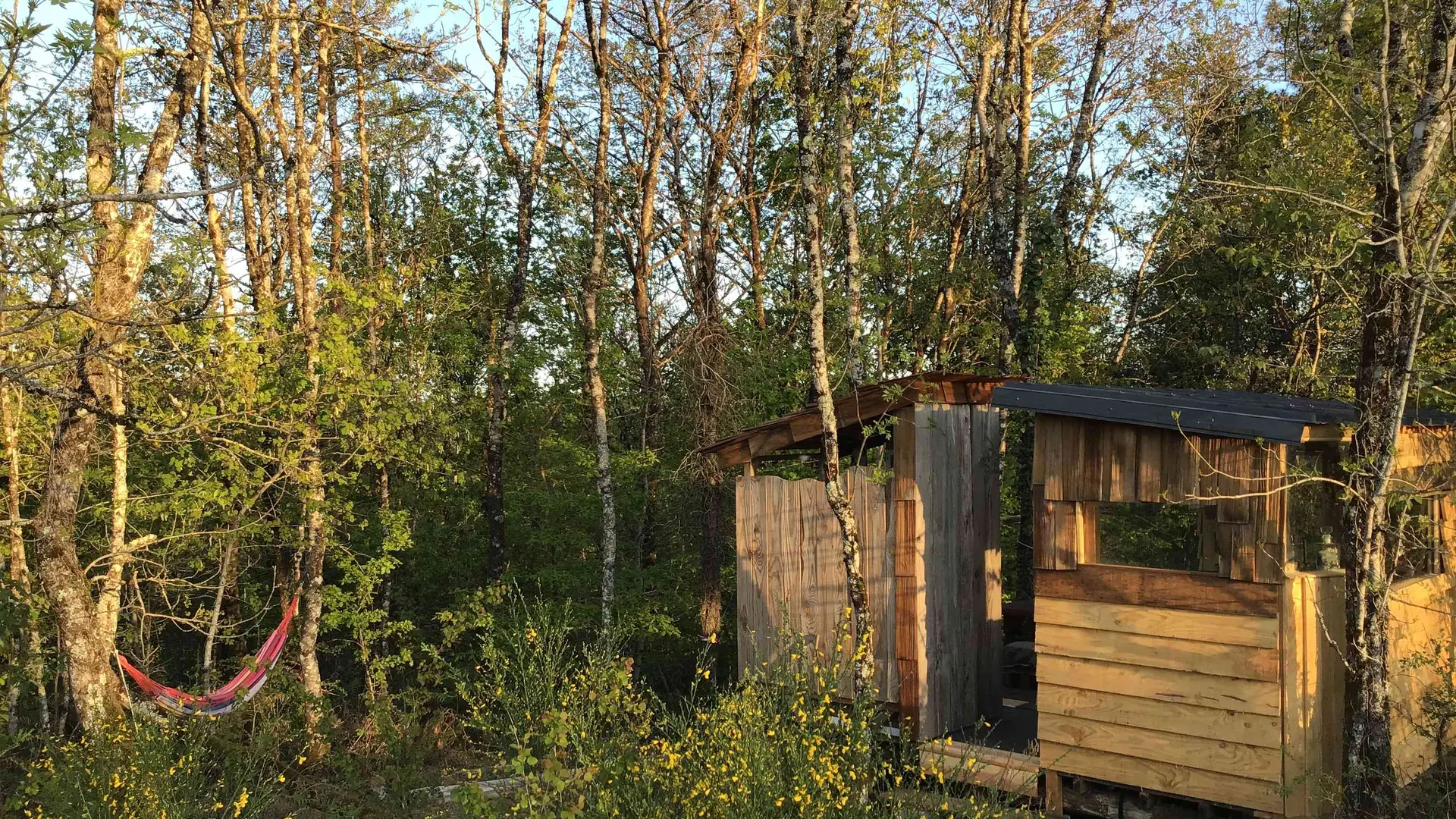 L'ensemble douche et cuisine d'été