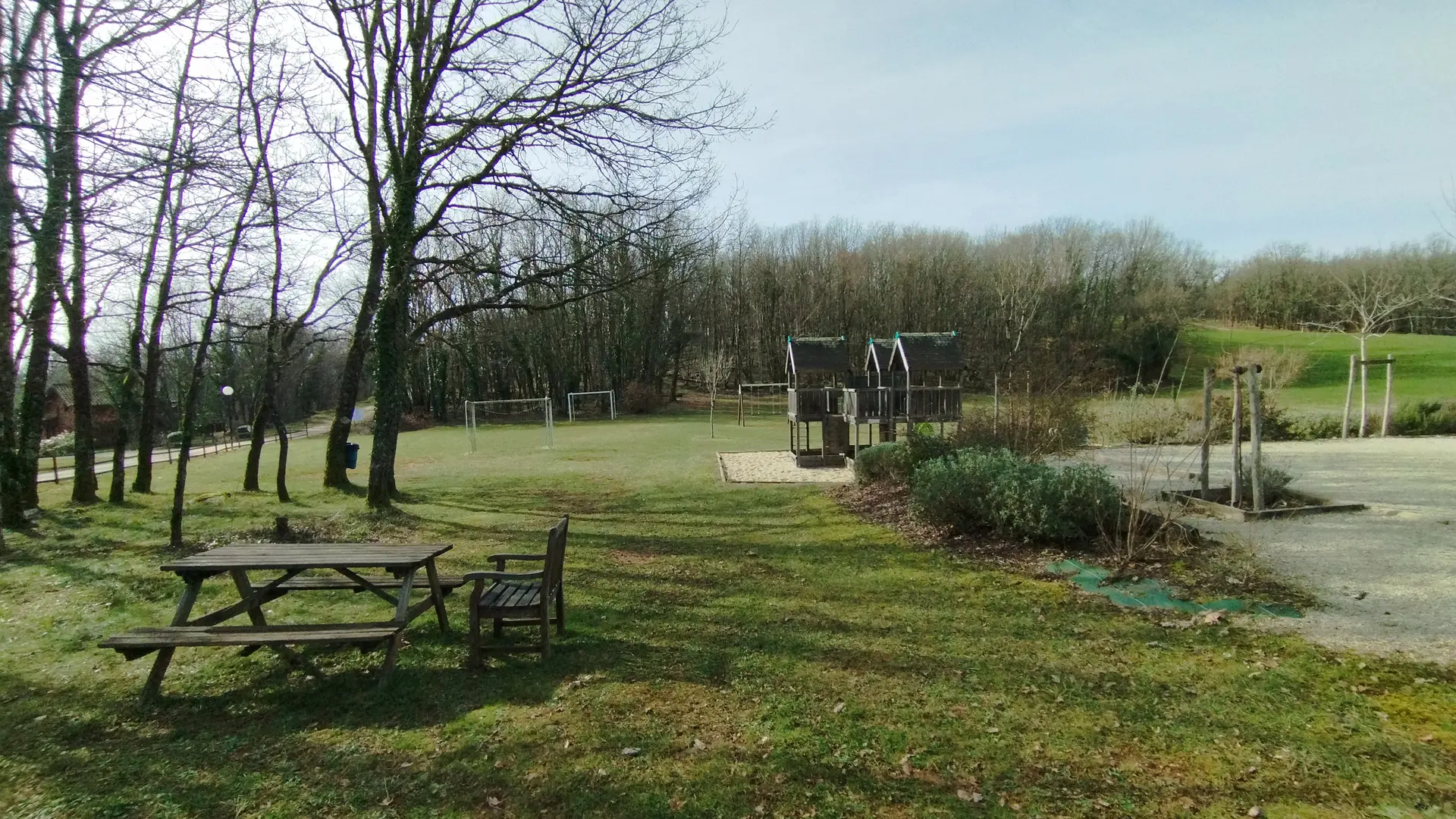 Boulodrome, tables de ping pong (golf)