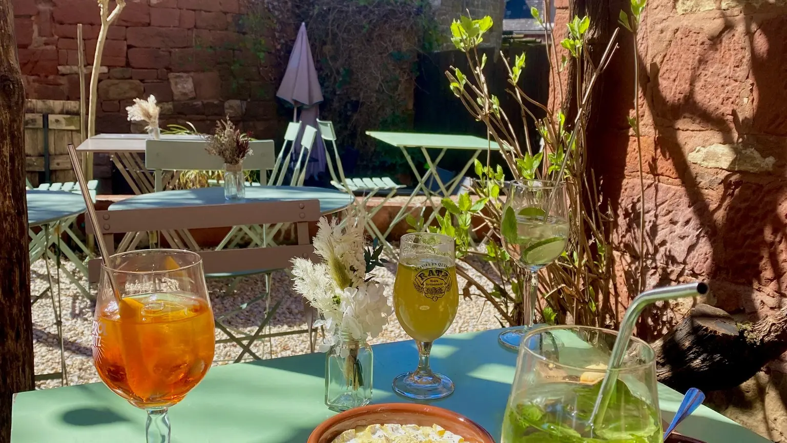 Terrasse apéro Au Petit Collonges