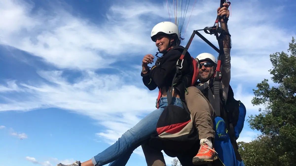 Décollage en parapente biplace - Vallée de la Dordogne