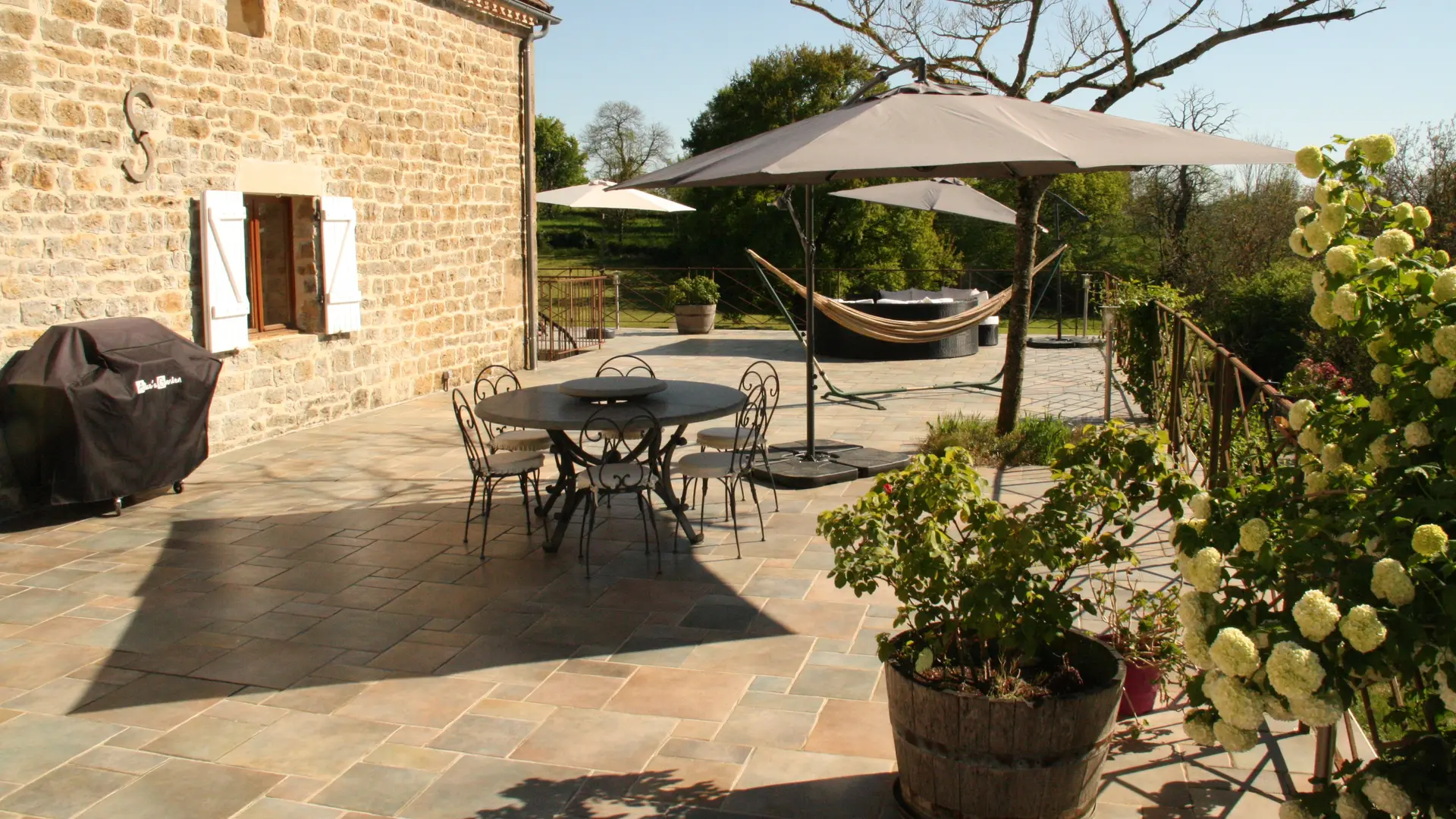 Terrasse plein ouest pour les repas du soir