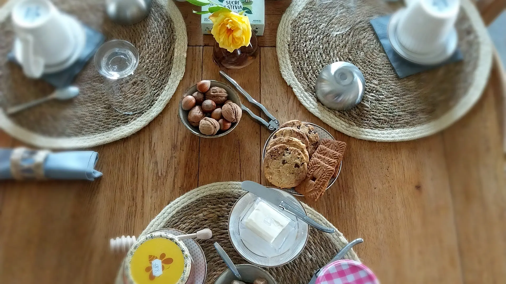 Petit déjeuner (confitures maison)