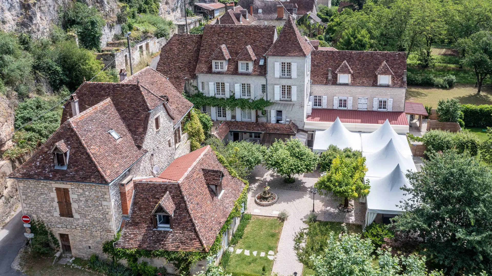 photo de l'établissement vue du ciel