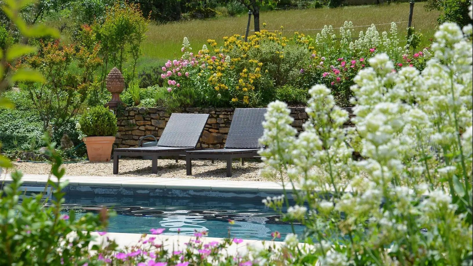 Gîte Rigoudau-Saint Denis les Martel-piscine