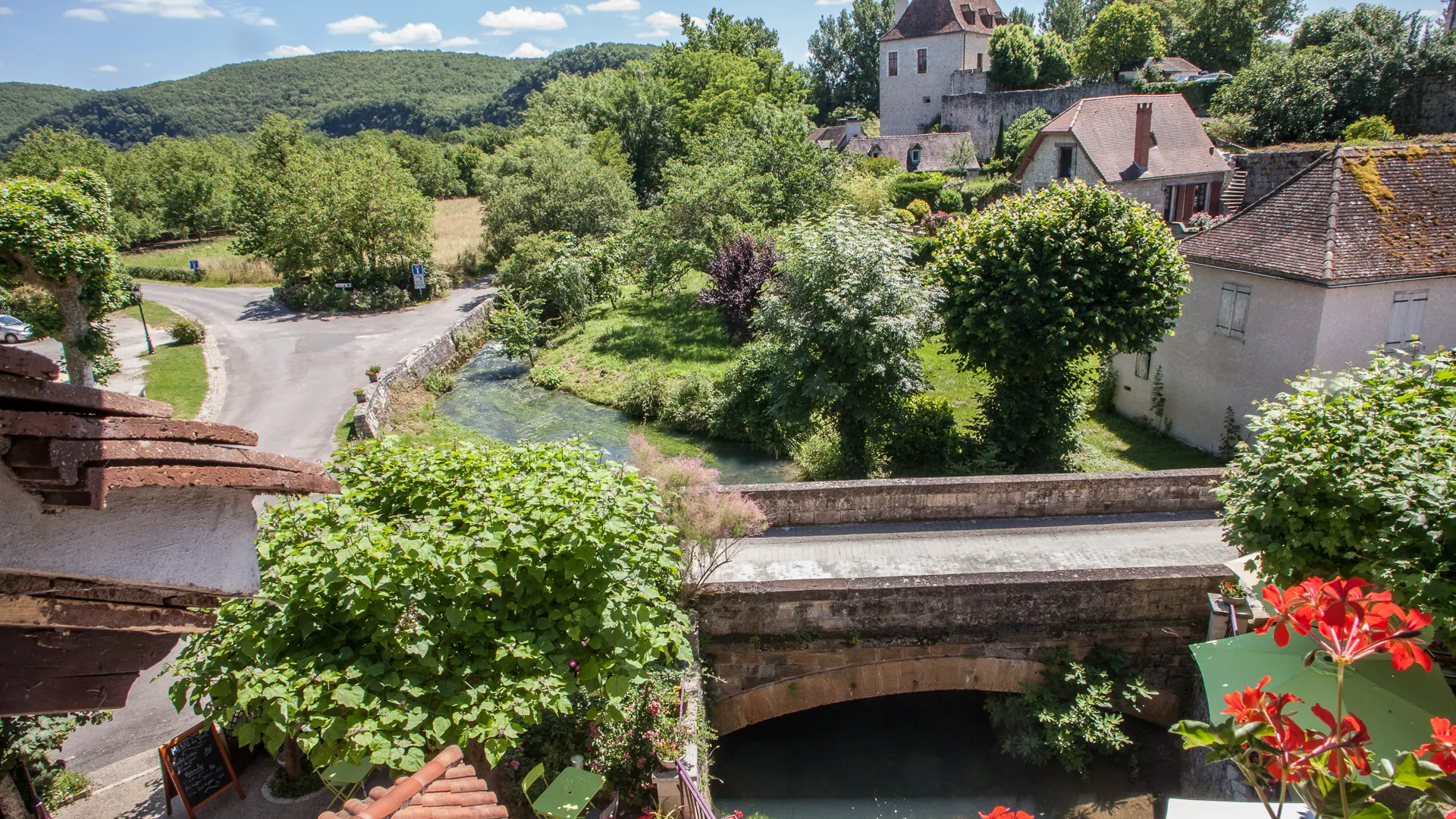 Auberge de Lile-creysse - le pont