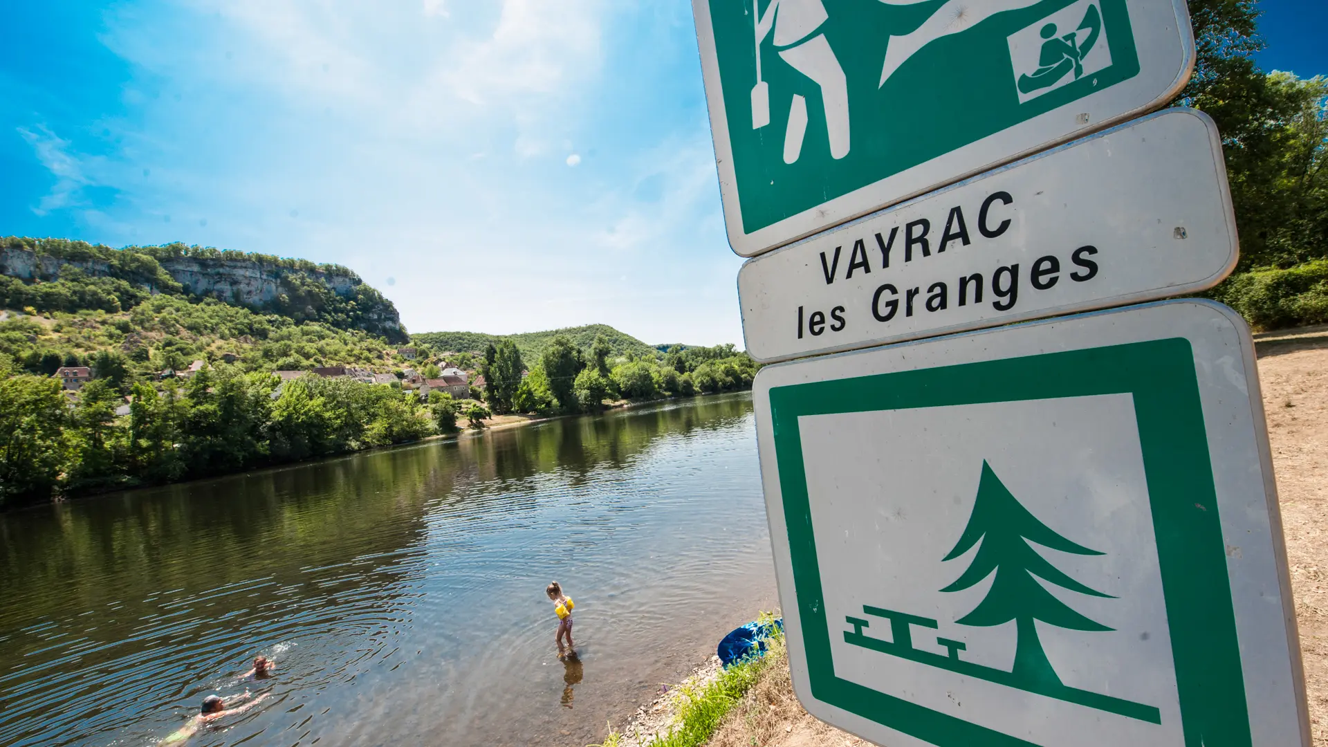 Baignade dans la Dordogne à Vayrac_04 © Lot Tourisme - C. ORY