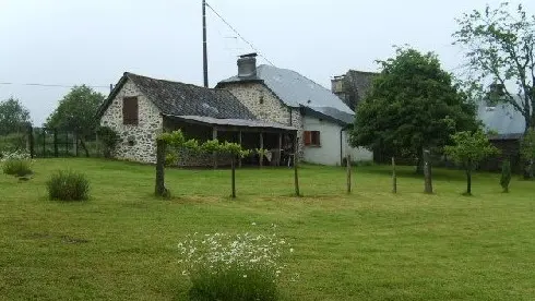 Blanche-jardin derrère le gite