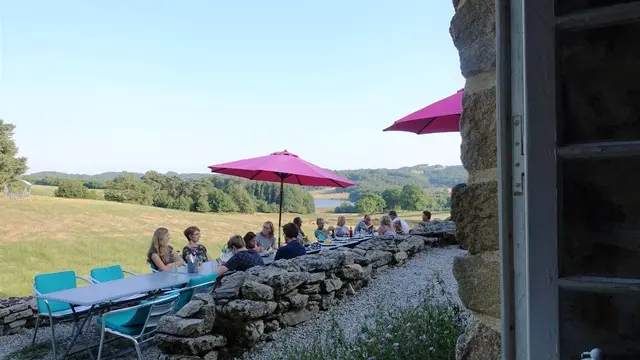 Camping les Teuillères Sousceyrac-en Quercy-terrasse