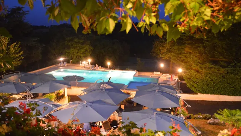 ChateauLacomté_Piscine de nuit