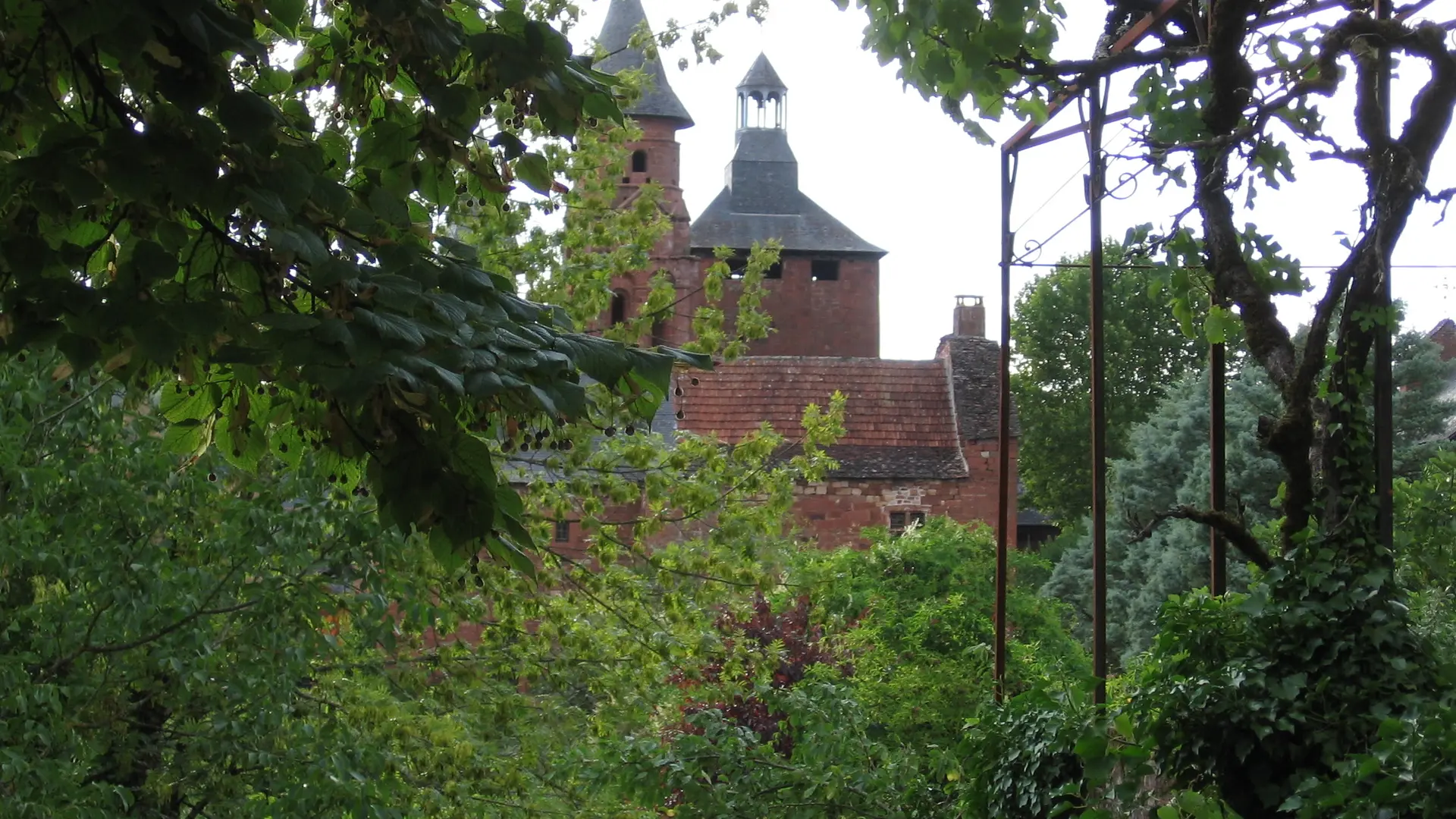 Collonges vue eglise