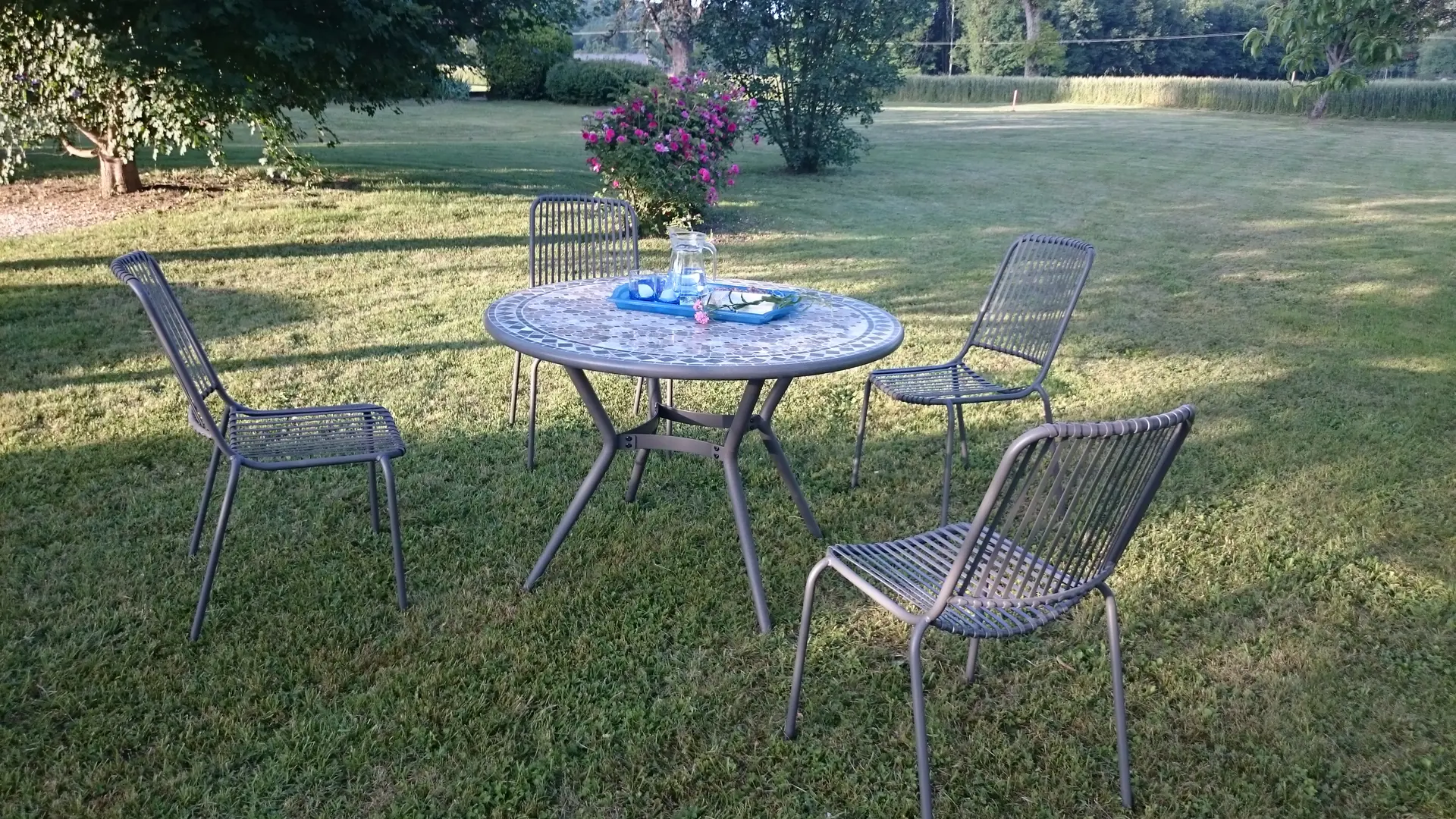 Pour un rafraîchissement dans le jardin - Les Bouyssières - Creysse ©_