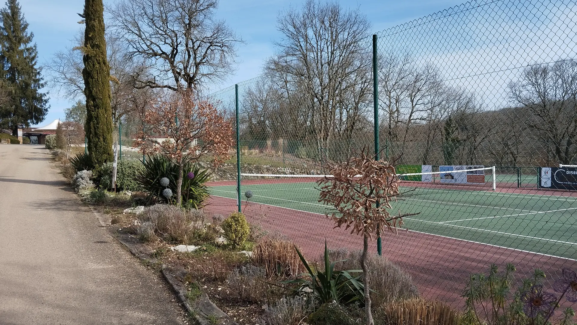 Terrain de tennis