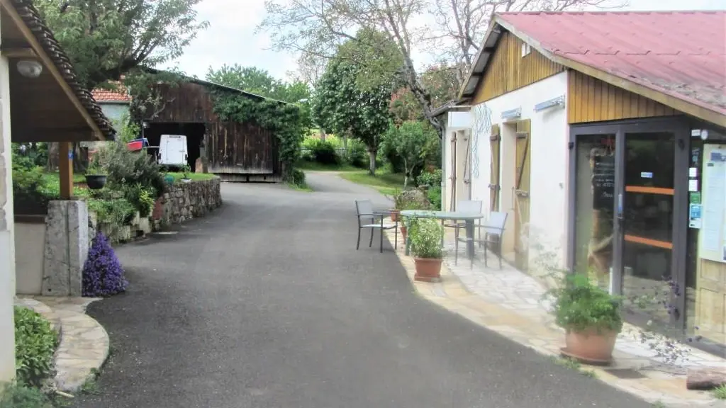 Ferme de Berle-Collonges-extérieur