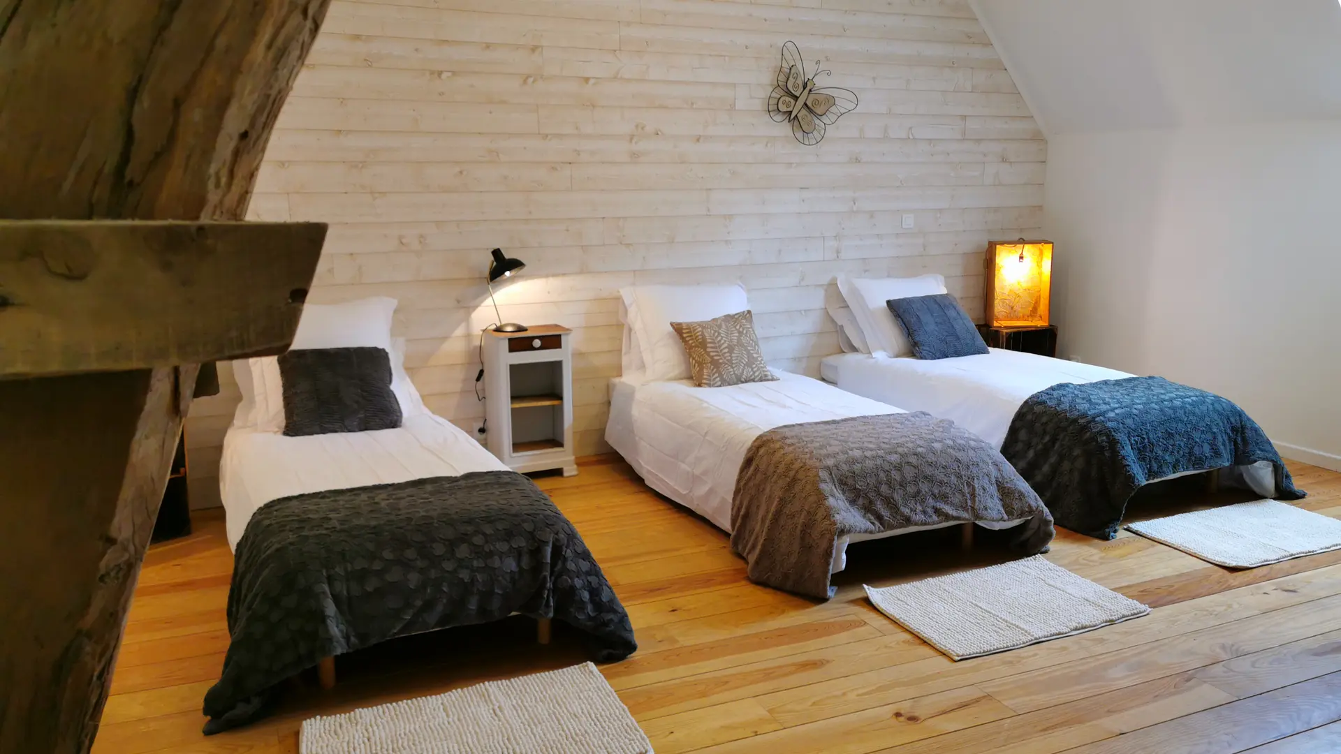 Chambre dortoir lits séparés 3 lits simples