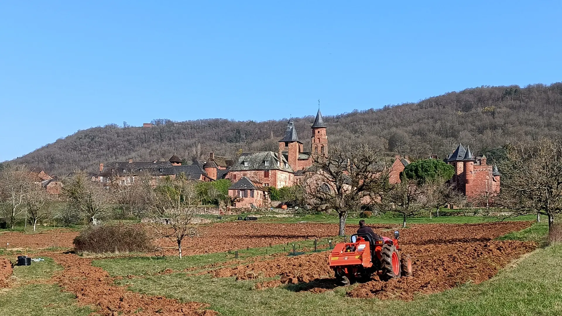 Domaine agricole au pied du village de Collonges