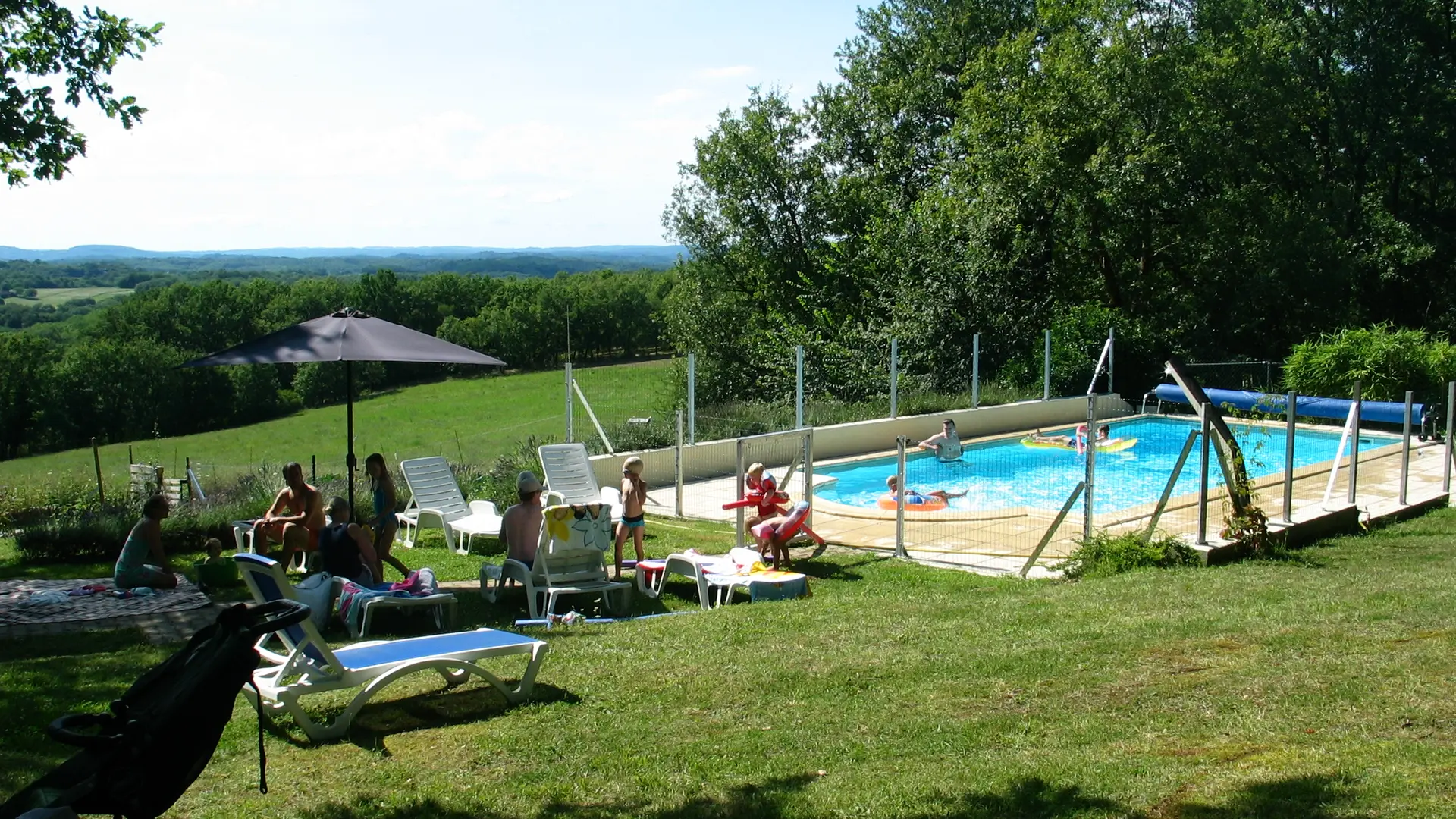 La Chêneraie piscine