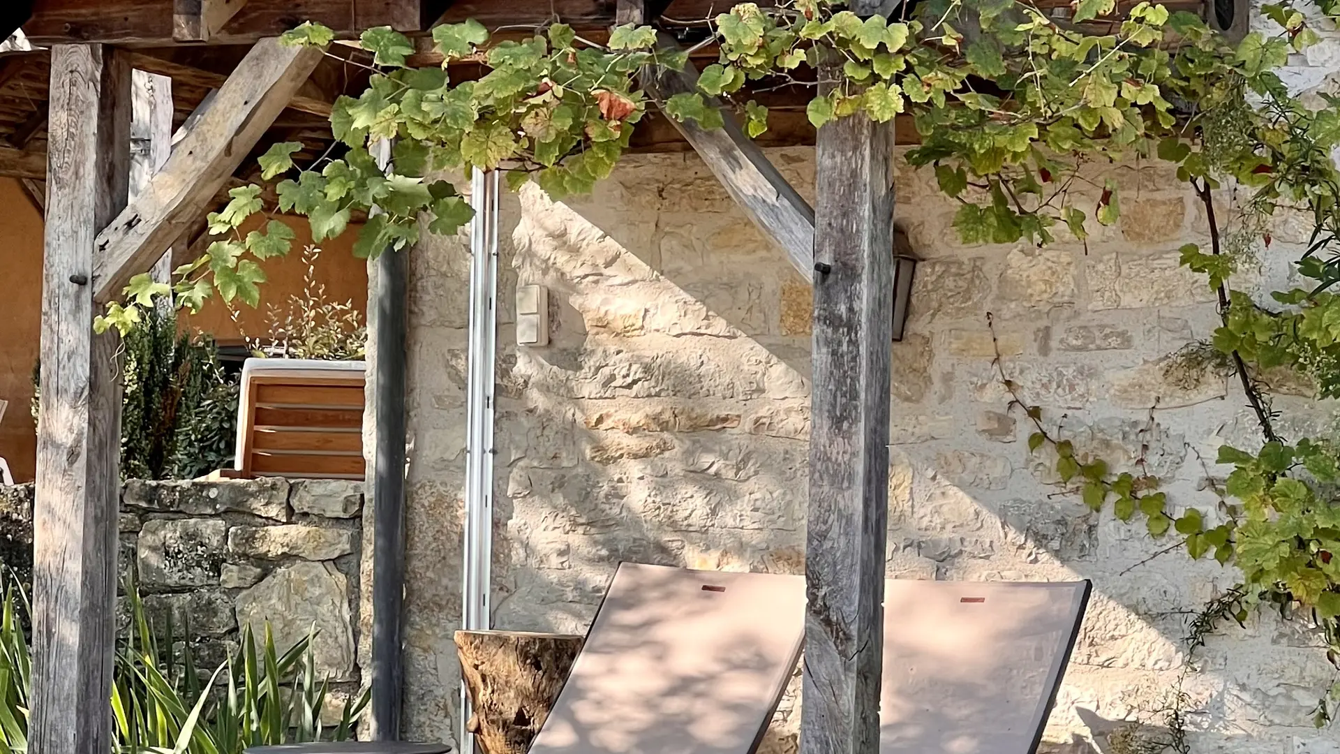 Terrasse Gîte La Blanchie Haute