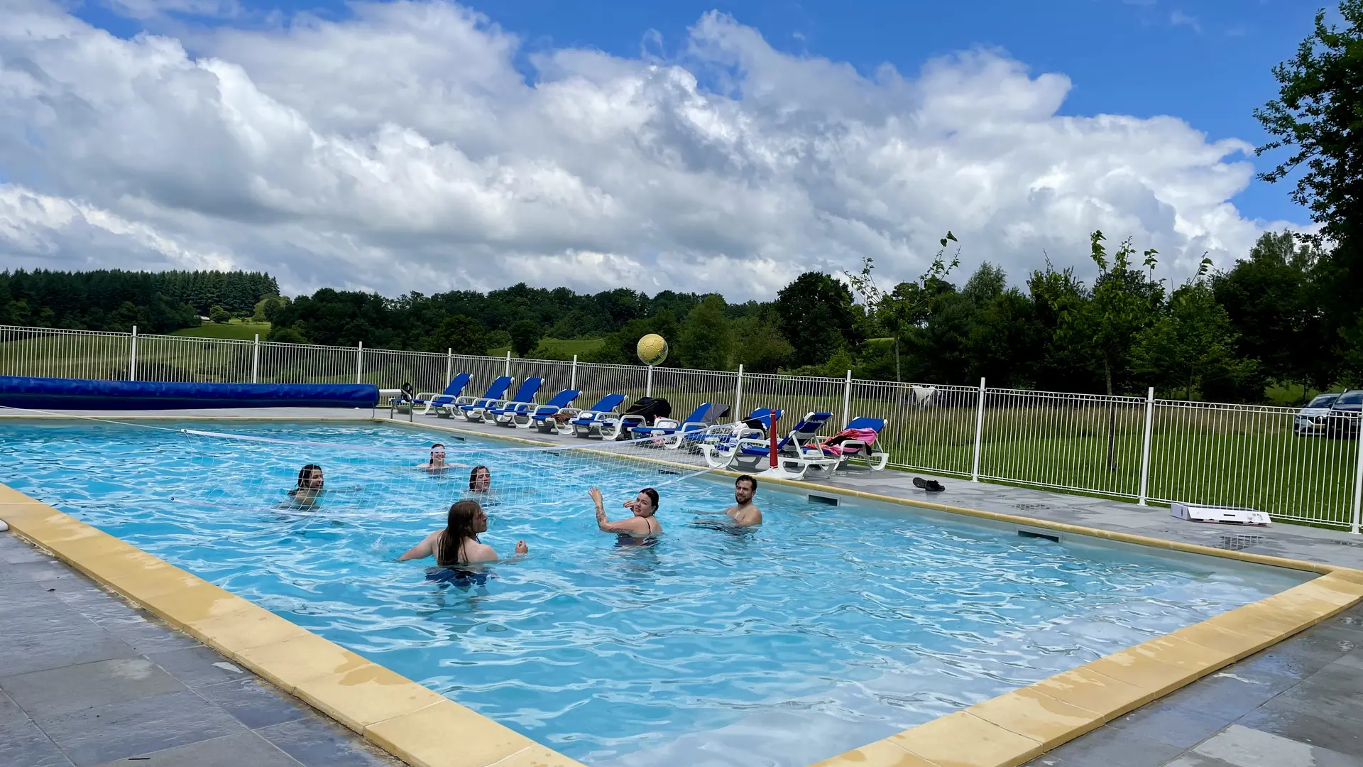 Domaine les Teuillères-la piscine