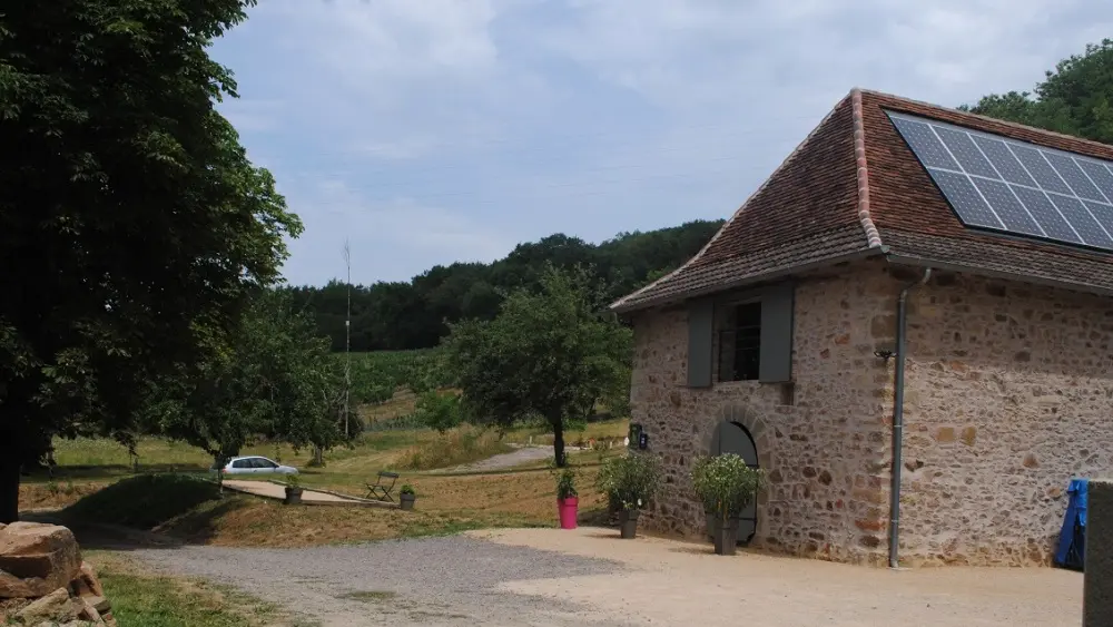 Meublé-LaPapetie-Brivezac_parking