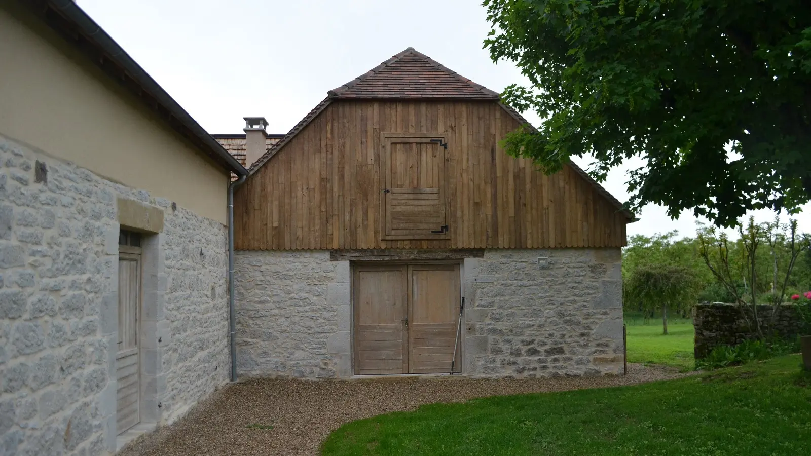 Bardage de l'ancien séchoir refait à l'identique