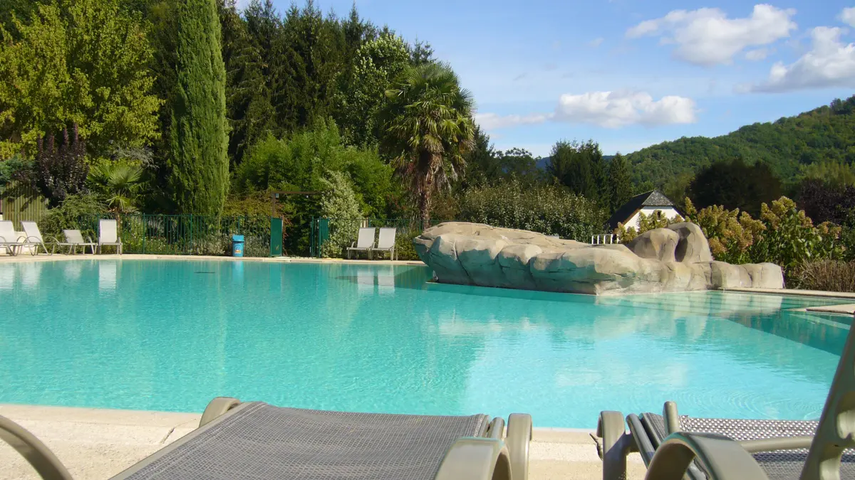 Piscine chauffée - Camping le Vaurette - Argentat - Vallée de la Dordogne