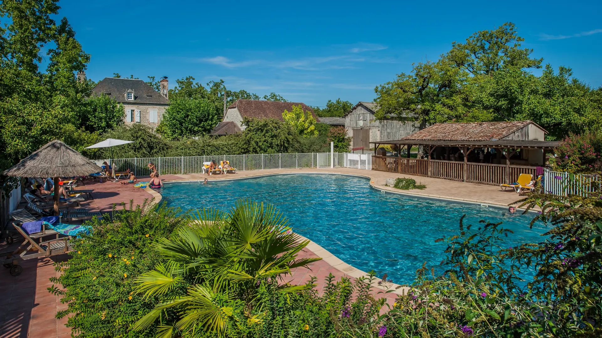 Piscine - Camping du Port à Creysse_04 © Lot Tourisme - C. ORY