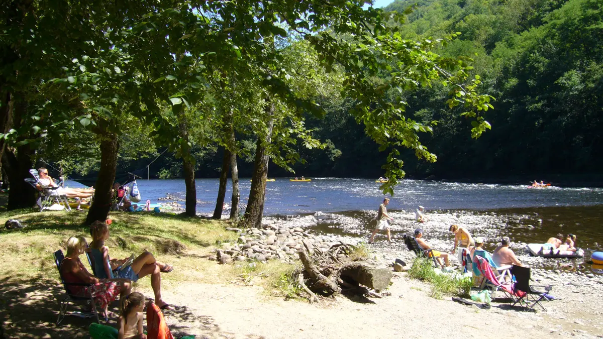 Plage du camping - Camping le Vaurette - Argentat - Vallée de la Dordogne