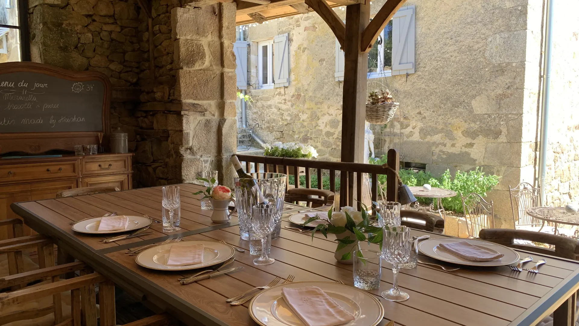 Repas sur la terrasse