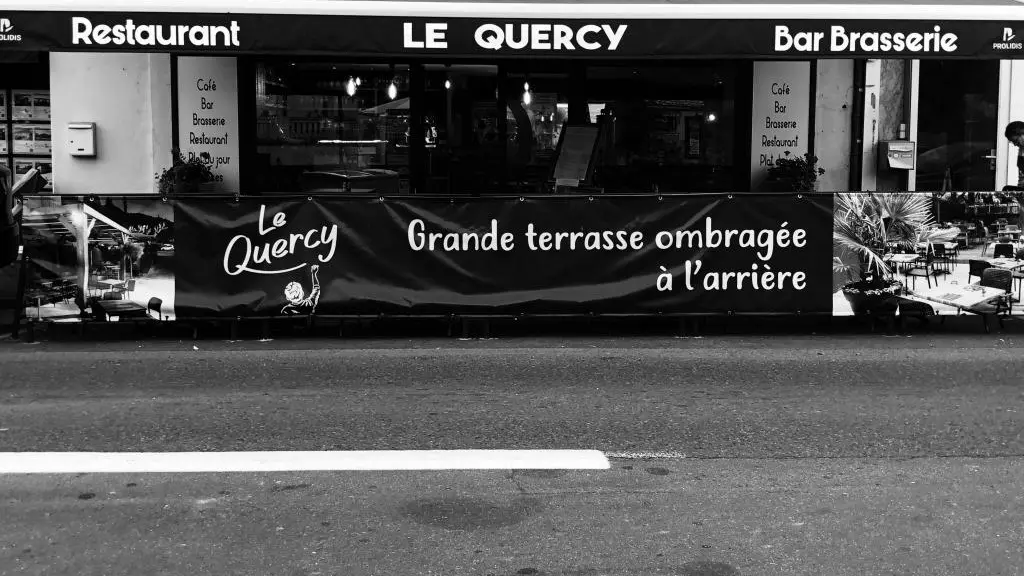 Restaurant Le Quercy-Souillac- façade N&B