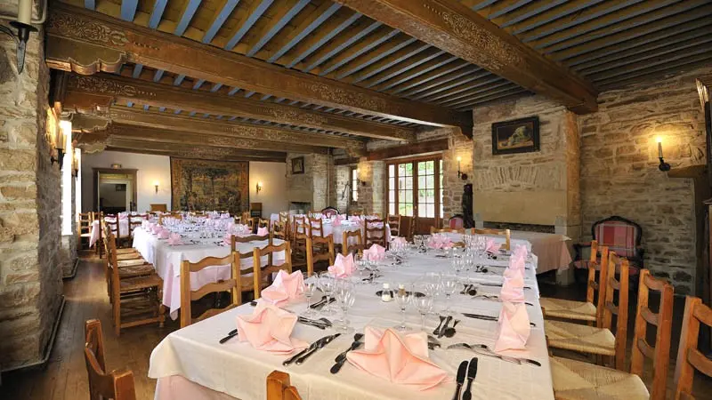 Restaurant-Le-Saint-Etienne-Aubazine_salle