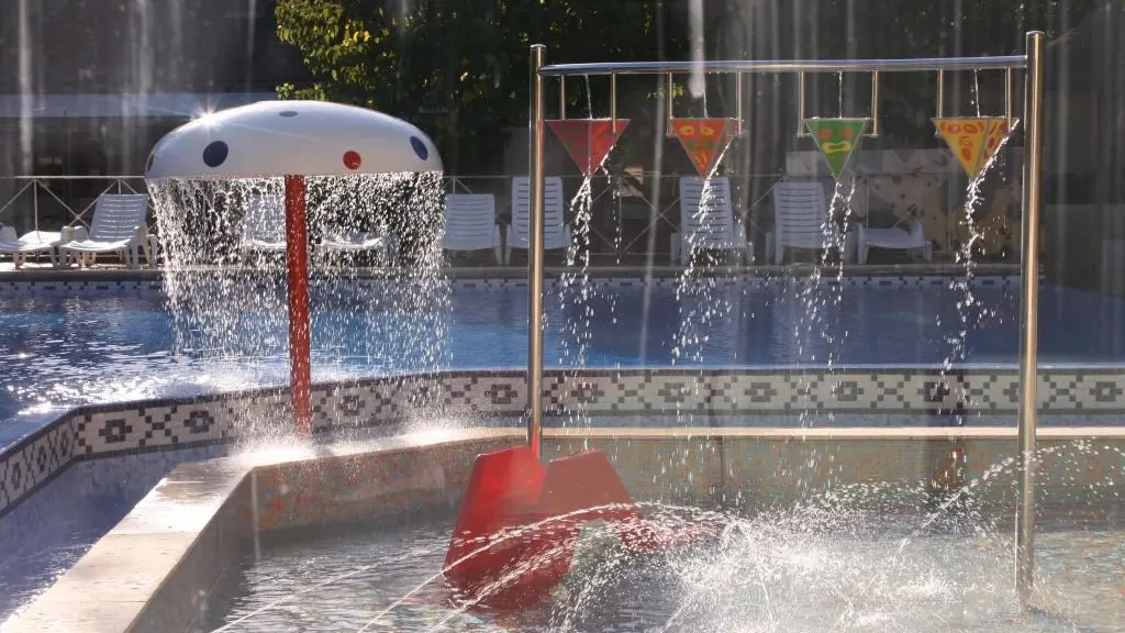 Soleil d Oc - Monceaux-sur-Dordogne - piscine (2)