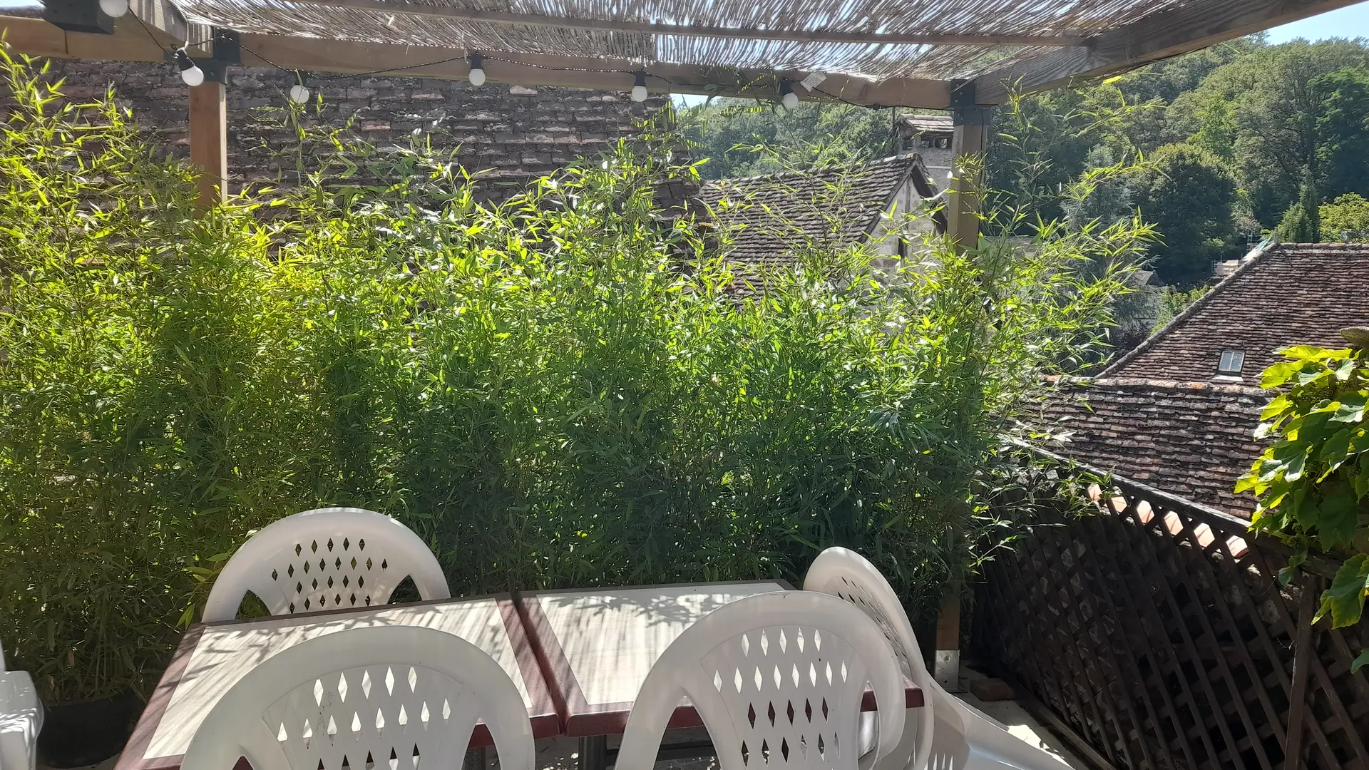 TERRASSE- acces direct privatif , par la Suite-parentale
