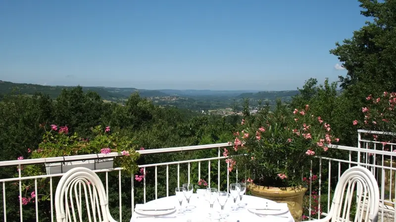 VillaRic-Ch d'hôtes-Saint-Céré-Terrasse