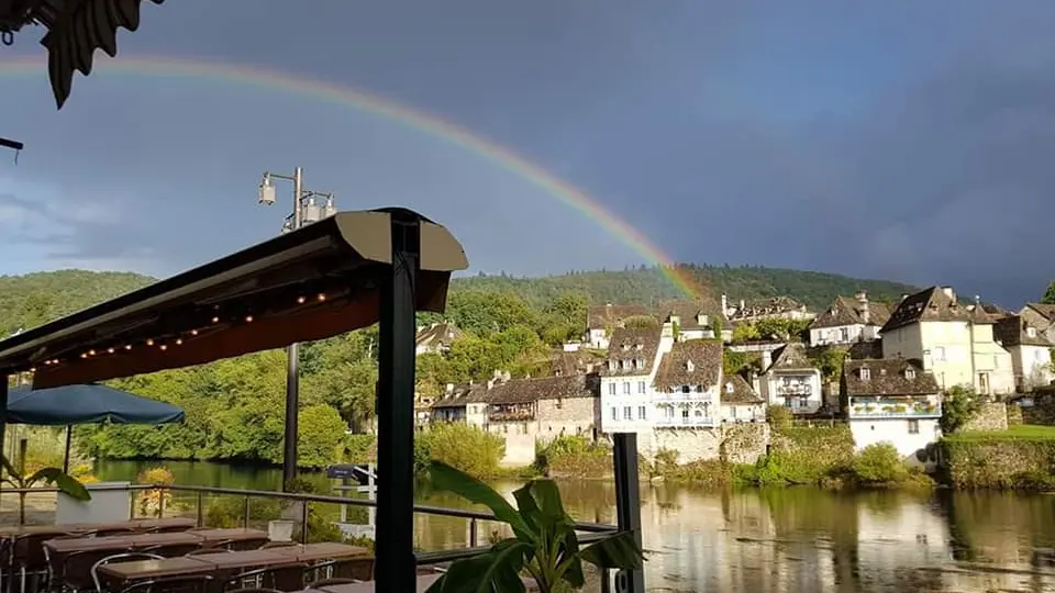 bistrot des quais-terrasse-argentat