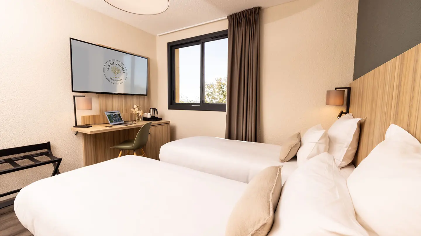 chambre twin - vue cote lits - hotel - le bois d'imbert - rocamadour