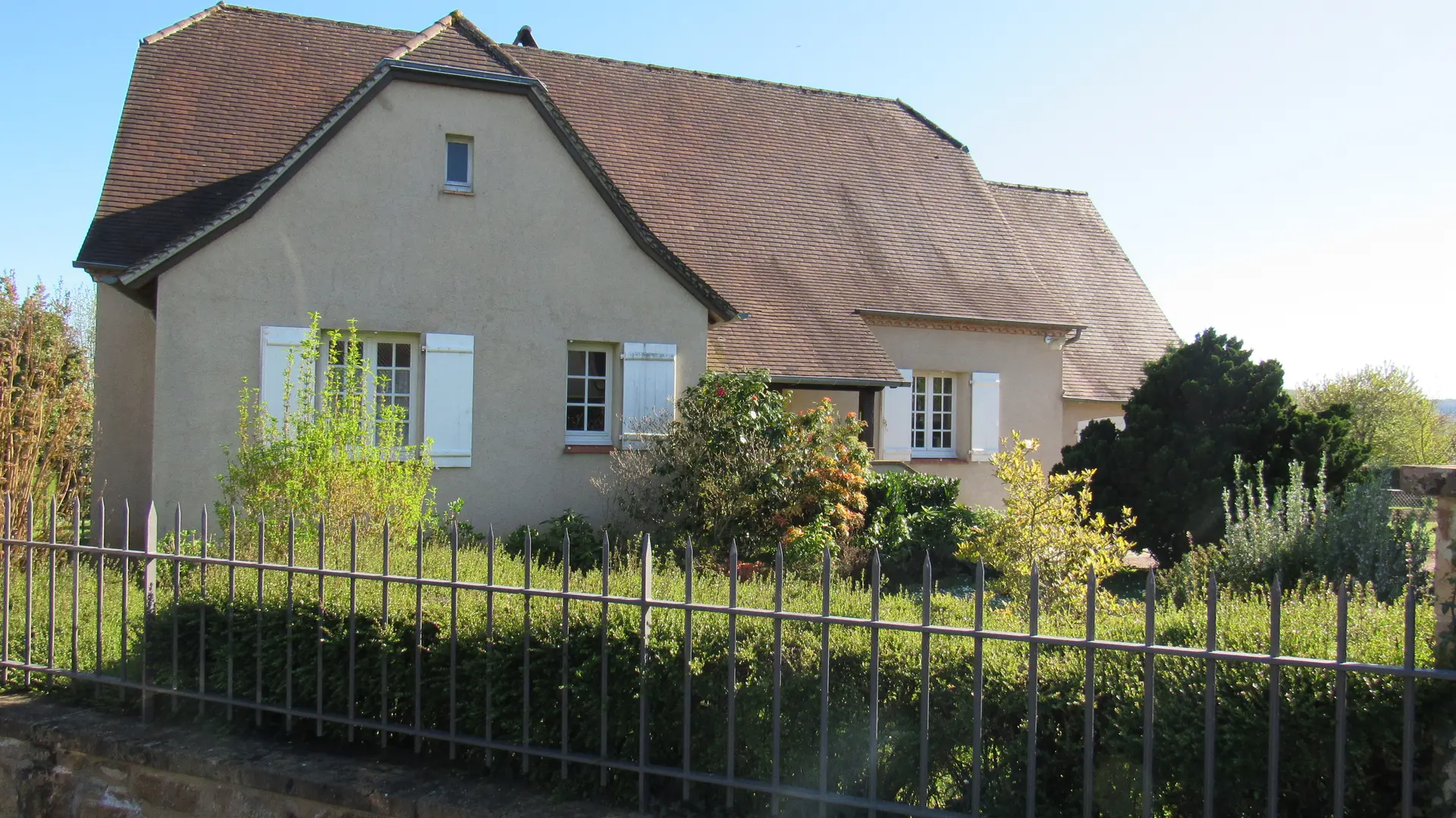 extérieur avant maison 1