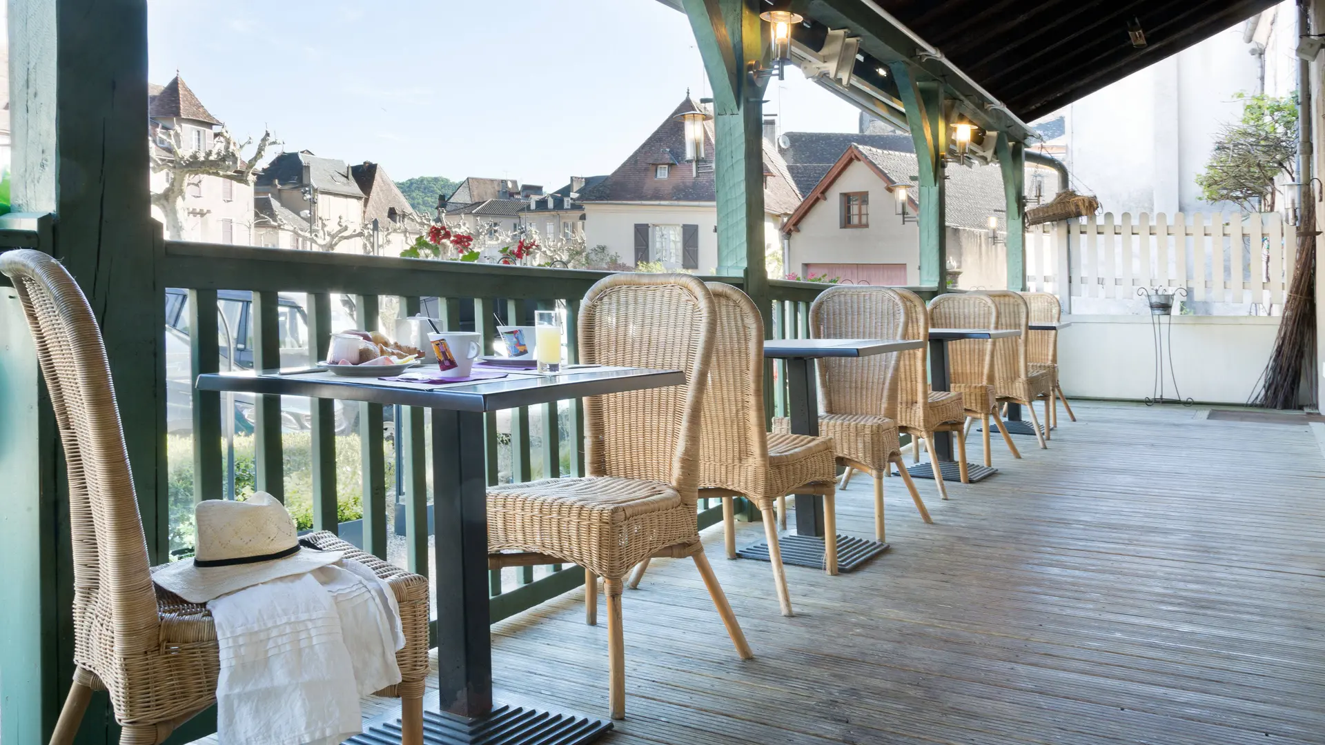 Hotel-Beaulieu-Dordogne-Relais-Vellinus-Terrasse