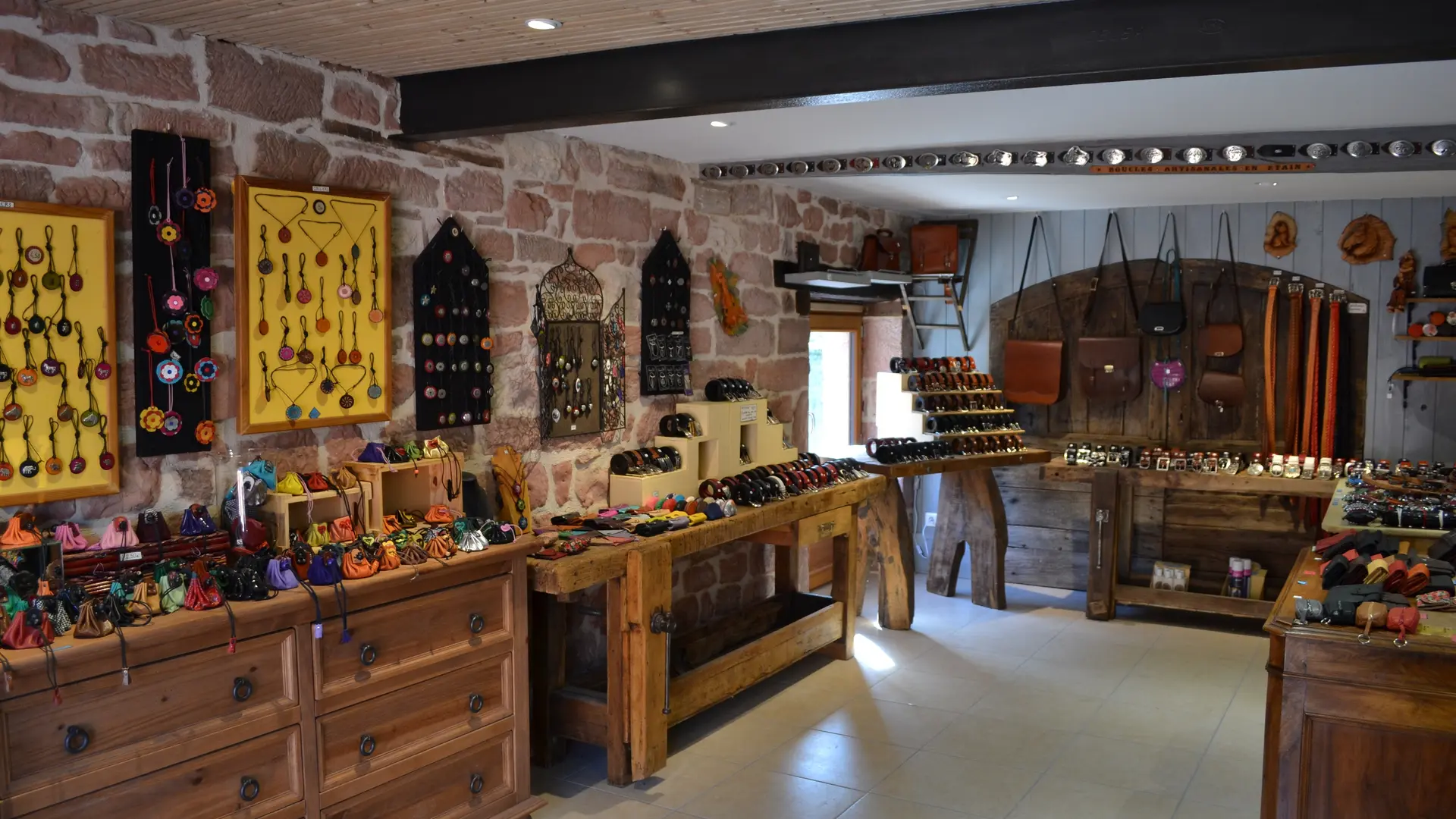 l'atelier du cuir Collonges