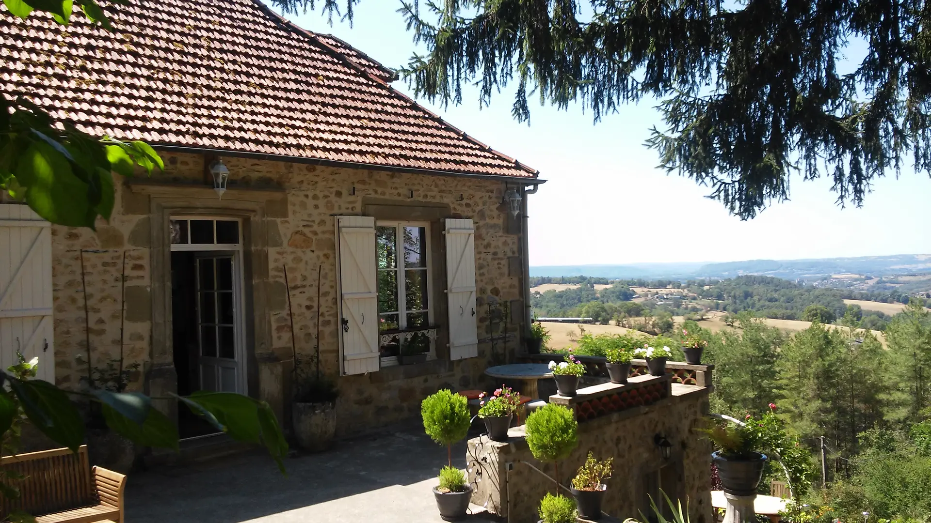 la Pébrunelle-Puy d'Arnac - Accueil