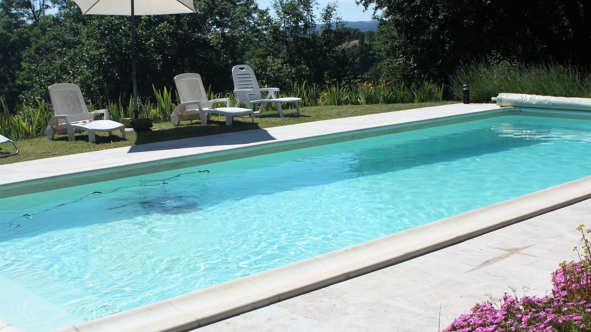 la Pébrunelle-Puy d'Arnac - piscine