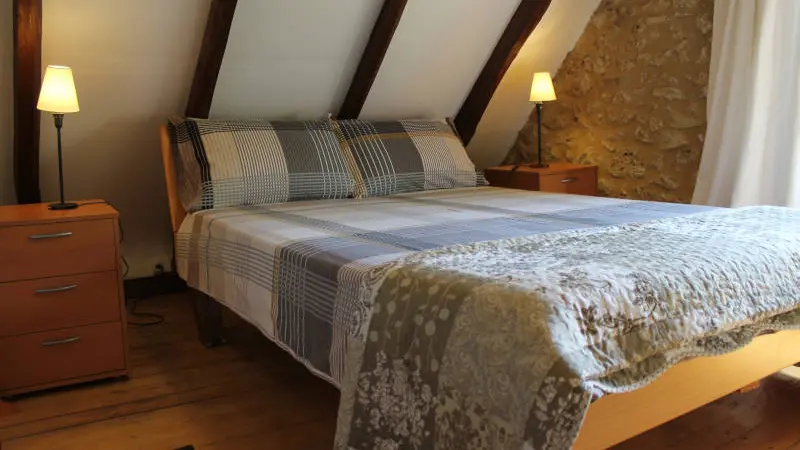 Hebergement la petite grange-grande-chambre