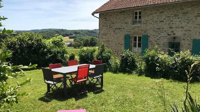 Camping les Teuillères Sousceyrac-en Quercy-gîte