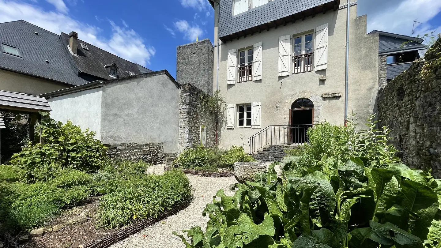 Maison du patrimoine - Jardin Médiéval II - OLORON SAINTE-MARIE (©OTHB) - DI