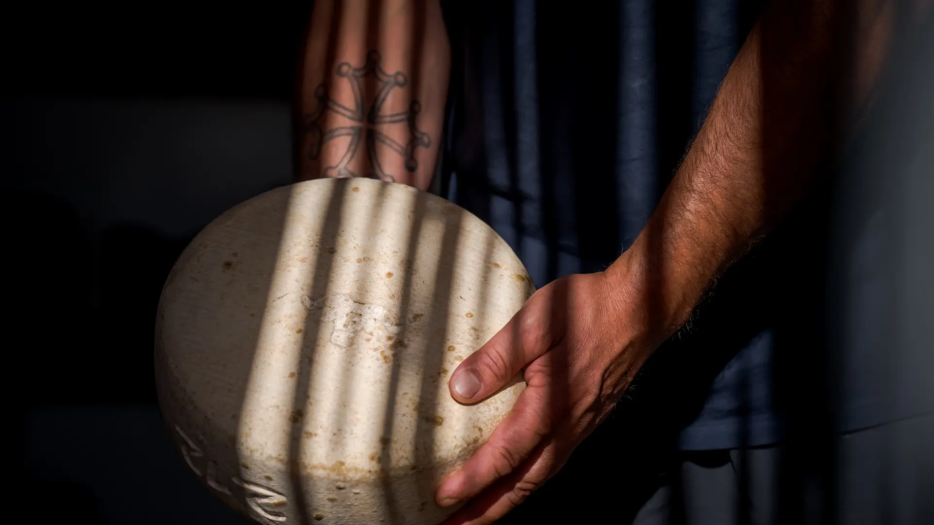 Tomme de fromage fabriqué en estive