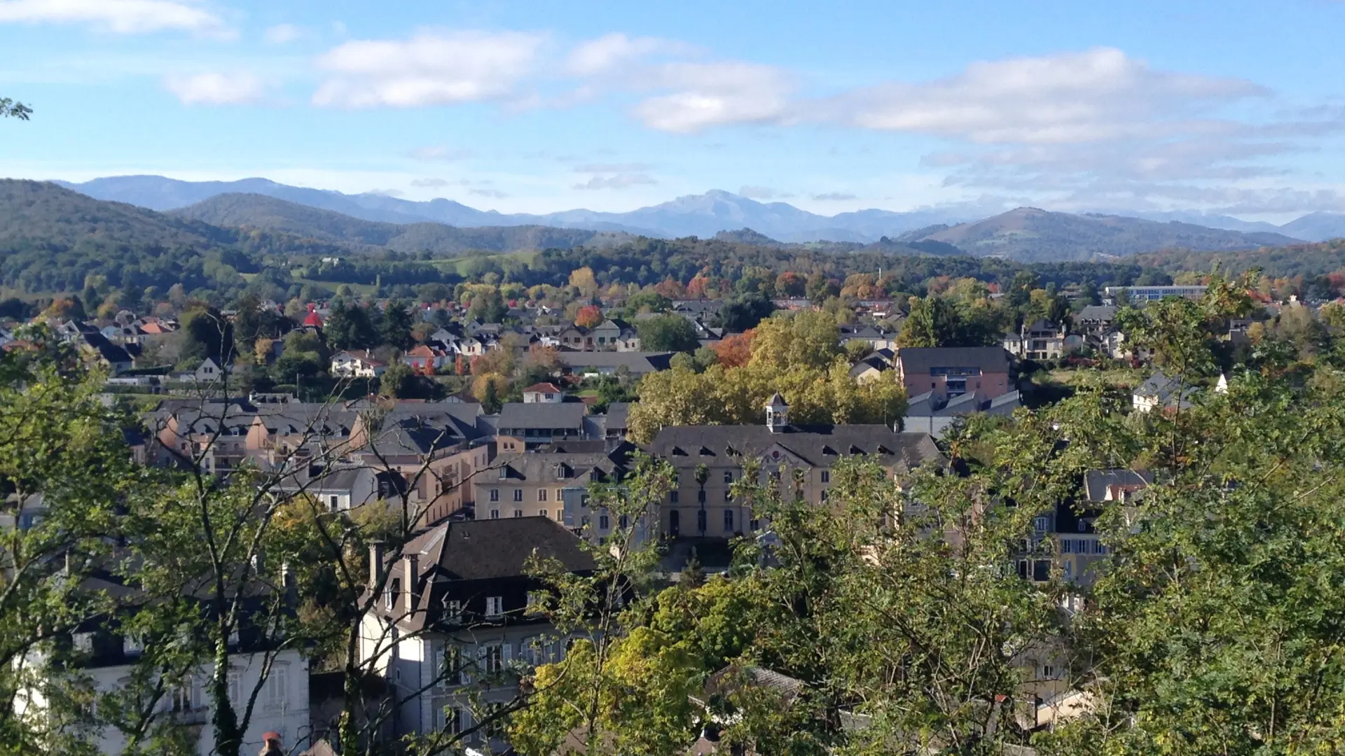 Oloron Sainte-Marie - Quartier Sainte-Croix - Vue de Bellevue (Office de Tourisme du Piemont Oloronais)