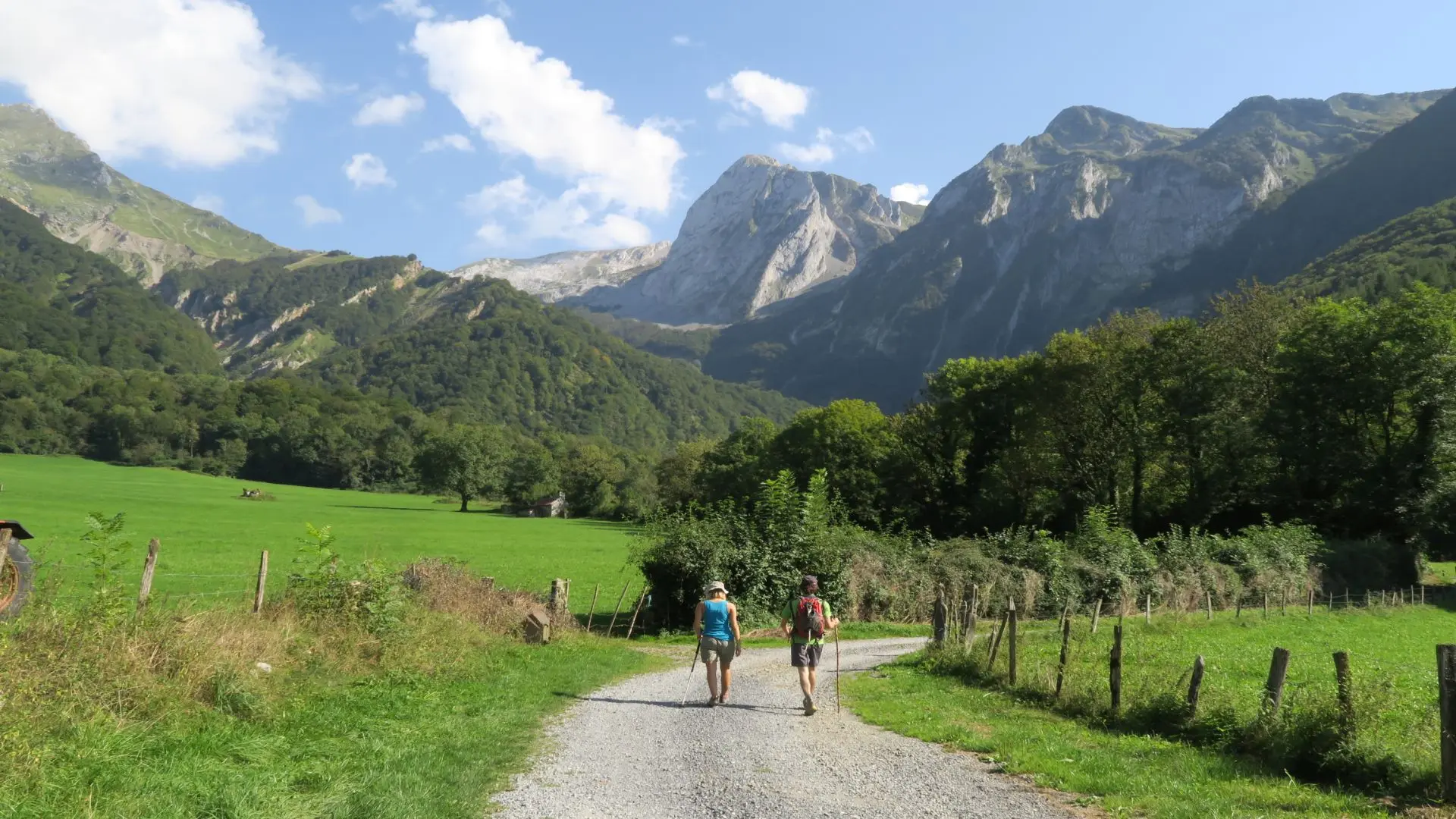 N° 32 CABANE LAITERINE PAR LE COL D'ISEYE