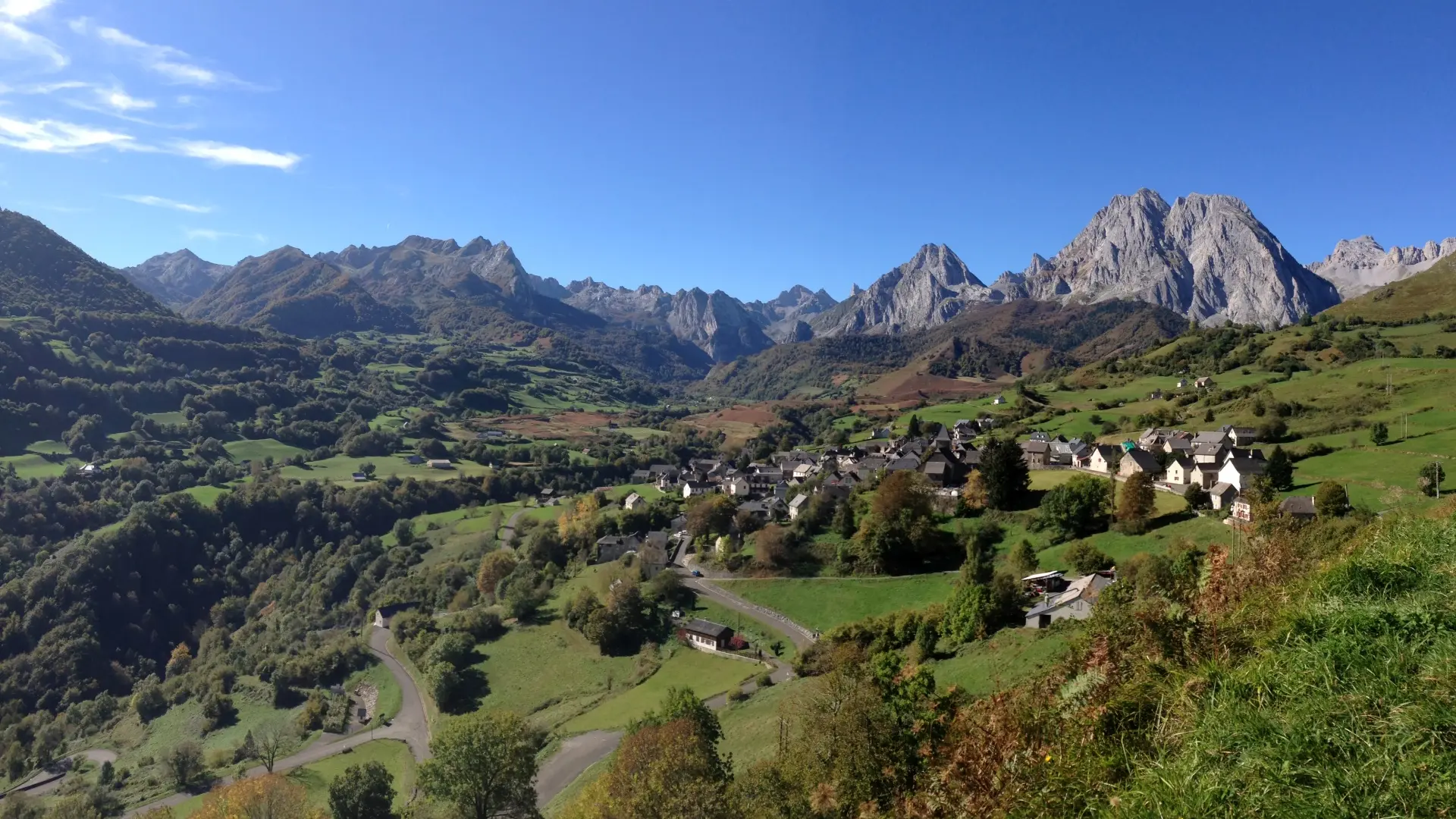 Bar-des-bergers-Vue-I-LESCUN