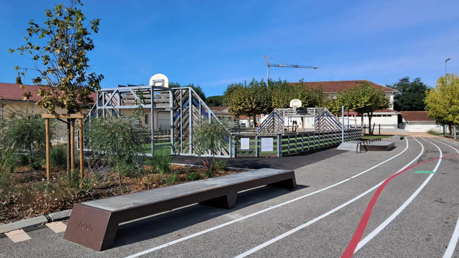 CLNT-SAINT JULIEN EN BORN-Skate Parc (1)