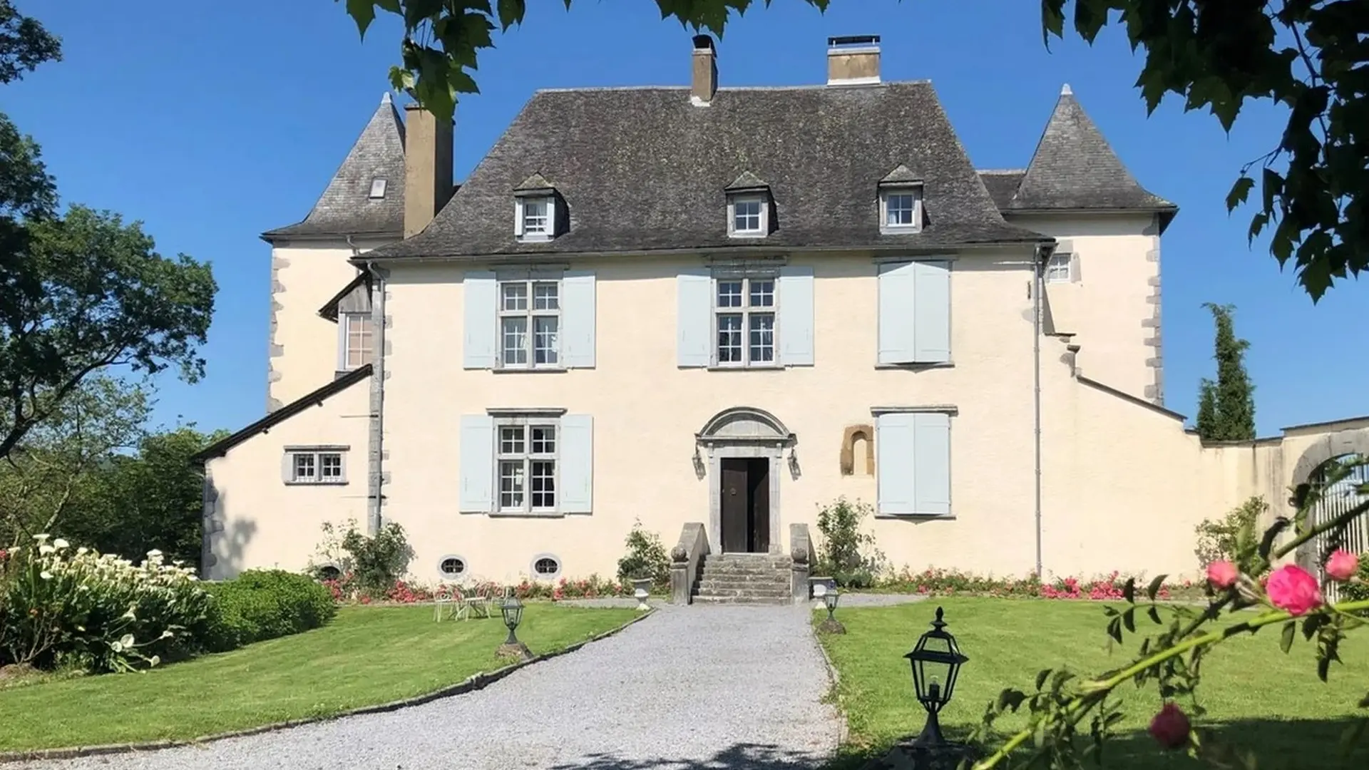 Maison de vacances  Chateau de PORTHOS-Facade-LANNE-EN-BARETOUS